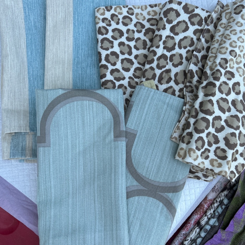 Vietri linen napkin lot. Nwts. 7 total.